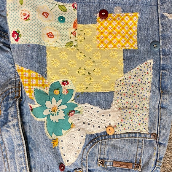 🌻Patched Denim High Waisted Jean Shorts size 6 - Picture 12 of 12